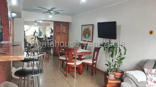 Apartamento En Venta En Parroquia Altagracia,piso Alto. Yg19054