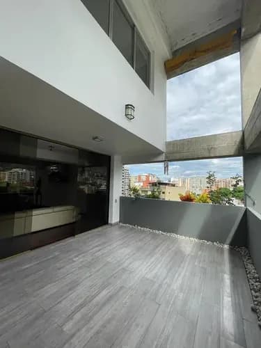 Penthouse En Venta 260 M2 - Urb. Los Chorros