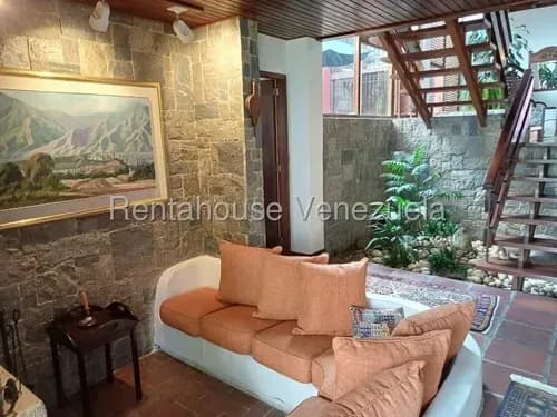 Casa Venta La Lagunita Jardin Terreno Calle Cerrada