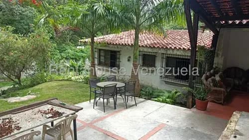 Amplia Y Comoda Casa Ubicada En Zona Fresca Y Tranquila