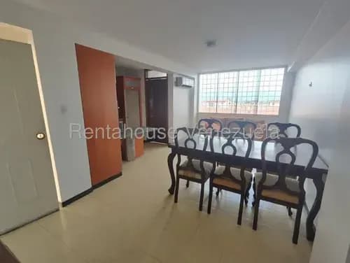 Daniela Linarez Alquila Apartamento Con Espacio Integrado De Sala, Comedor Y Cocina Equipada Y Moderna, 3 Habitaciones, 2 Baños, Ubicado En Roca Terra Cabudare