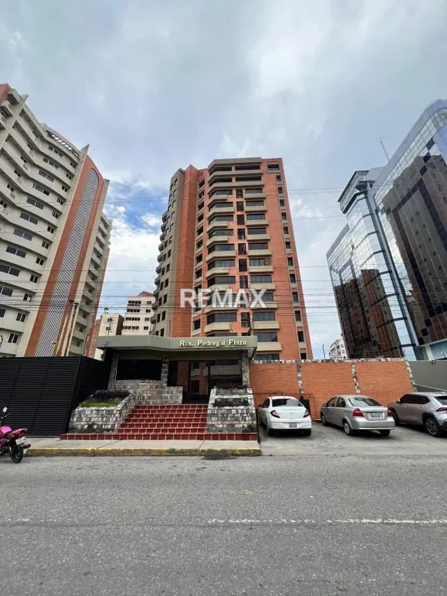 En Venta hermoso apartamento de 195 m² con todos los servicios en el Este de Barquisimeto