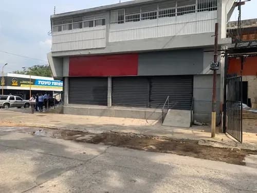 Casa Comercial Con Galpon En Venta En Av Bolivar Ls