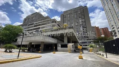 Apartamento En Venta Prados Del Este Con Increíble Terraza Techada Y Vista Frontal Al Ávila #26-18464 Magaly