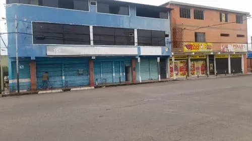 Hermanas Mota Venden Locales Con Habitaciones En Alta Zona Comercial Parparal Los Guayos Valencia