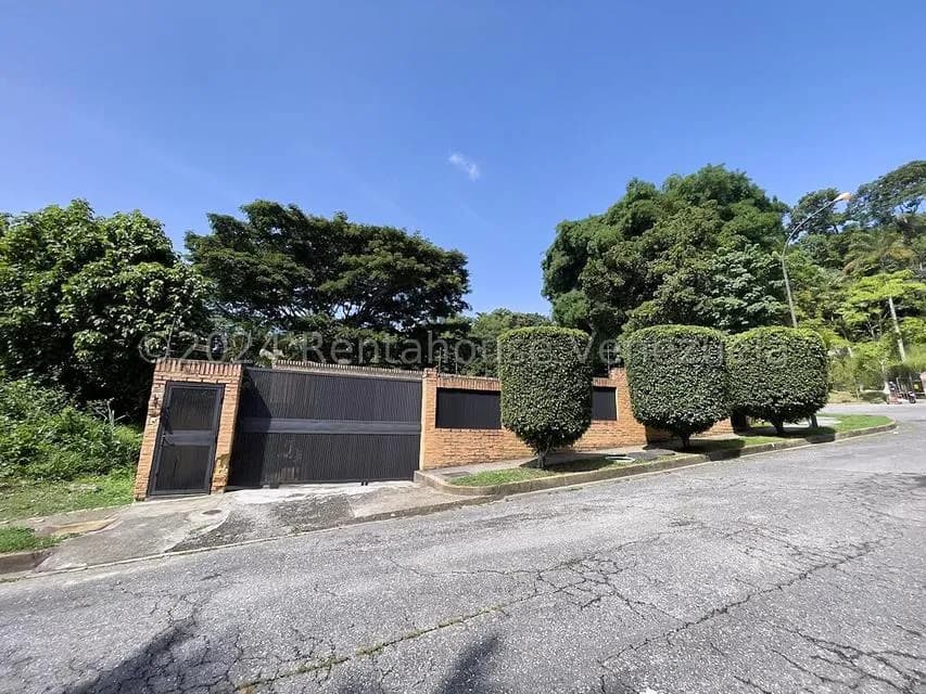 Casa (Contemporaneo) en Venta en Parque Oripoto, Distrito Metropolitano