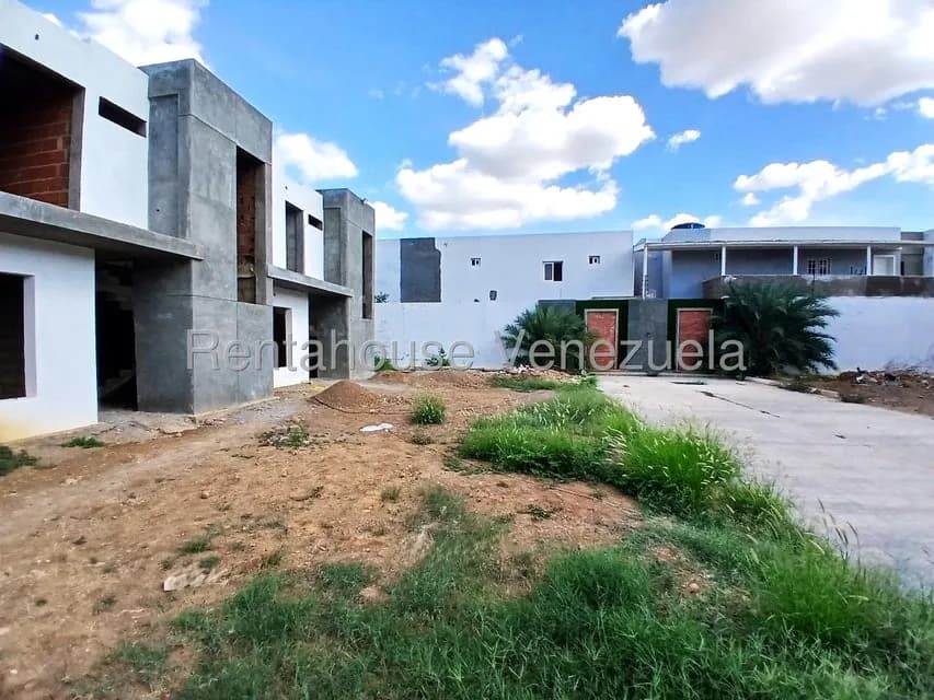 Casa (Multipes Niveles) en Venta en Sector La Floresta, Falcon