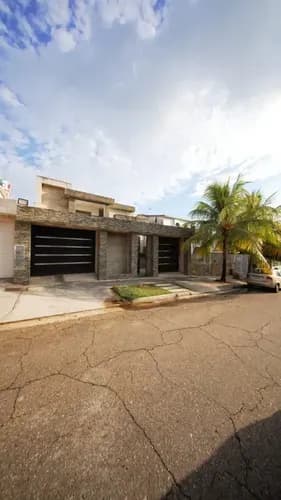 Casa En Obra Gris En Calle Cerrada En La Trigaleña Con Renders Y Planos Disponibles