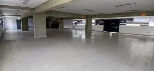 Local Comercial En Alquiler El Llanito 500m2 / 2b Ep