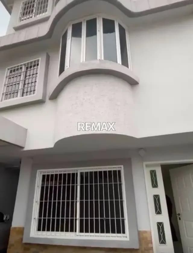 Casa en Venta Urb. Andres bello