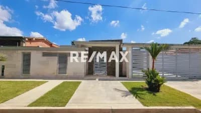 Casa en Venta a estrenar en Urb. Guaparo