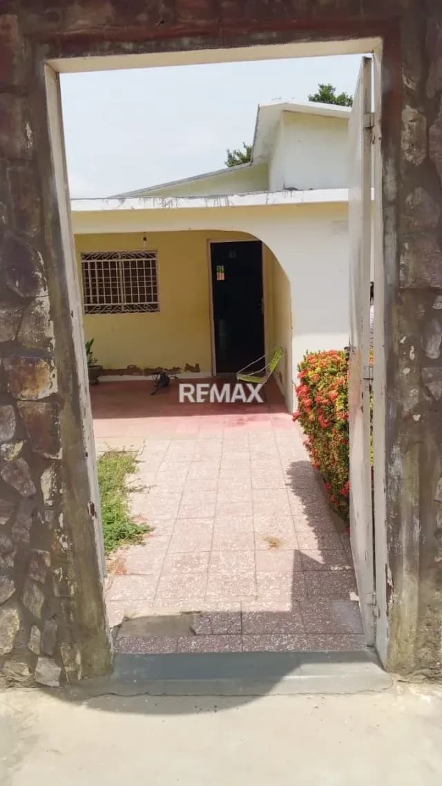 CASA EN VENTA BARRIO CARMELO URDANETA ZONA OESTE MARACAIBO