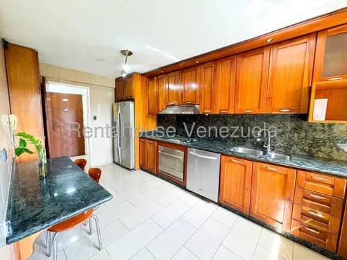 Apartamento En Venta En La Urbina En Calle Cerrada Hg 26-20557