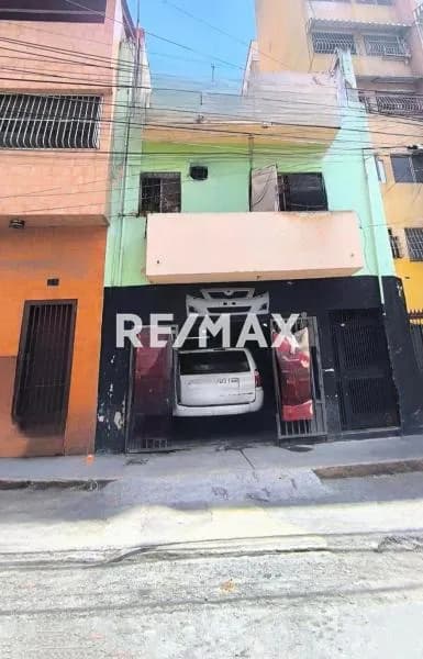 EDIFICIO COMERCIAL PARROQUIA ALTAGRACIA ESQUINA DR. GONZALEZ