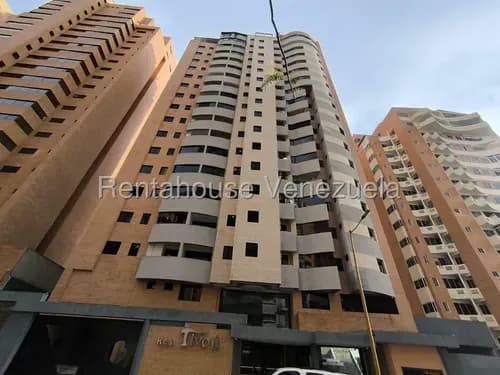 Exclusivo Penthouse De Tres Niveles Con Múltiples Terrazas Y Vistas Majestuosas Pozo De Agua, Planta Eléctrica 100%, 26-2912
