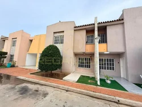 Ca-287 Zona Norte Townhouse Villa Arcoiris Avenida Milagro Norte