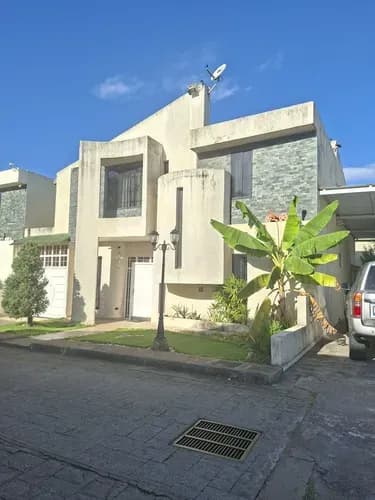 Exclusivo Townhouse En Conjunto Residencial Milenium, Arivana