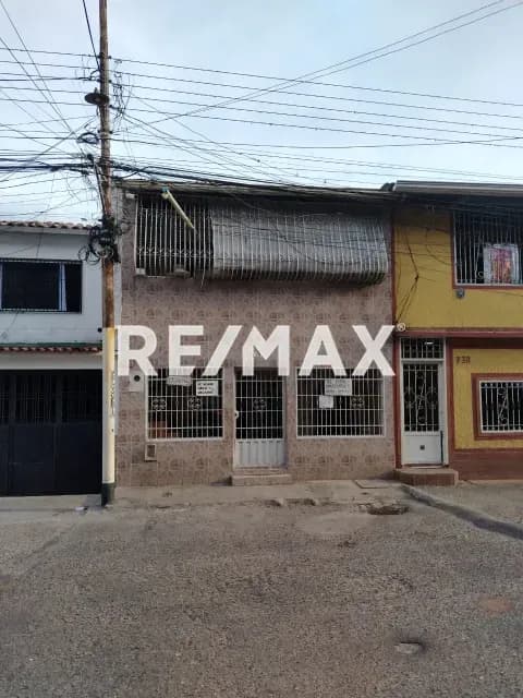 SE VENDE CASA EN MARCO TULIO RANGEL
