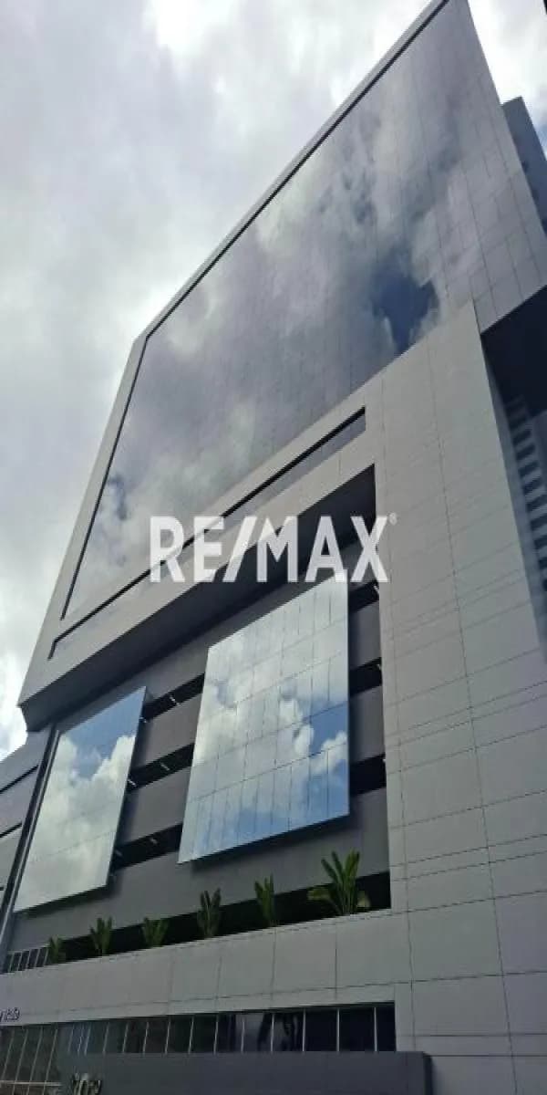 Se Vende Oficina Piso Completo 1450 mts2 en Obra Gris en las Mercedes