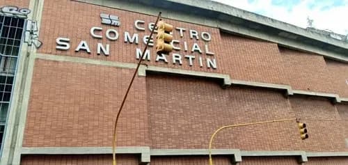 Excelente Local Comercial C.c San Martín