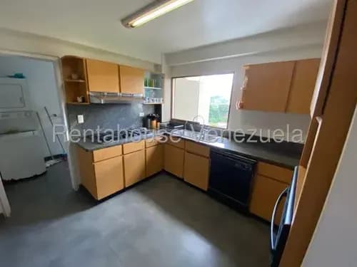 Agp Apartamento En Venta En El Cafetal, 344 Mts2 Totalmente Remodelado, Vista Al Ávila 25-8640
