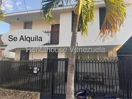 Gabriela Irastorza Ofrece En Alquiler, Local Comercial En Bqto Urbanizacion Del Este, Cod 26 8471, Amplio, Con Acabados Modernos, En Optimas Condiciones! Contactame.