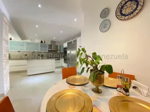 Townhouse En Venta En La Trinidad Cda 26-14370 Yf
