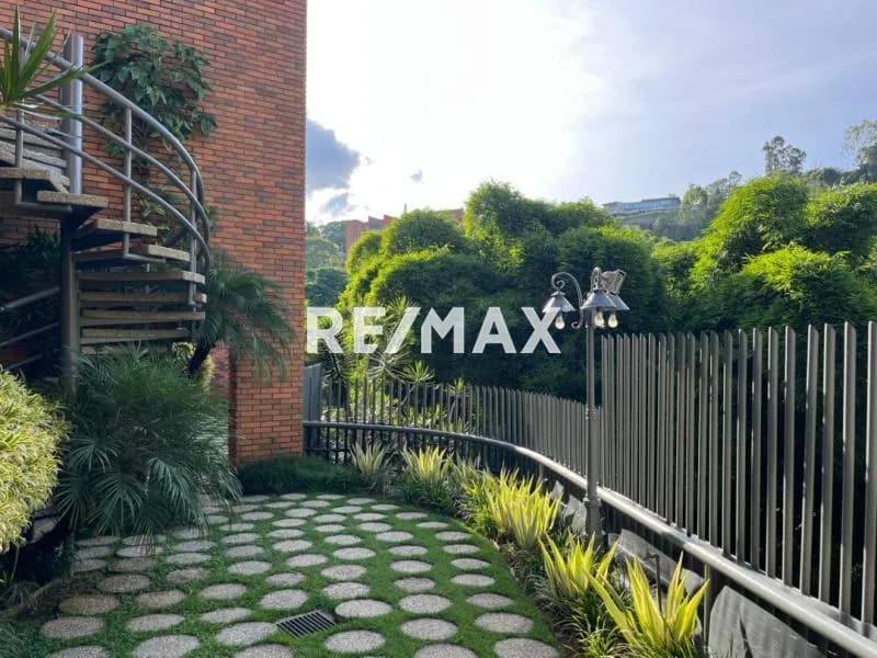 PB DUPLEX EN VENTA LA LAGUNITA 620M2