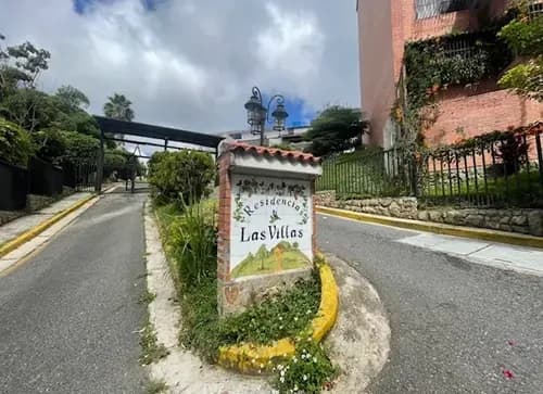 Venta De Town House En Carrizal Lomas De Urquia Llano Alto Urb. Las Villas Rz