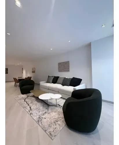 Alquilo Apartamento 183m2 Las Mercedes 8892