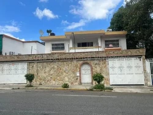 Casa En Venta Colinas De Bello Monte 23-23591 Ac