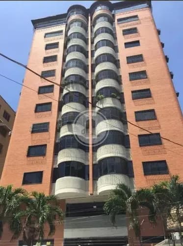 Vende Espectacular Apaerament , Penthouse Duplex En La Urb. Calicanto. Posee 400 M2 Distribuidos Armónicamente En Dos Niveles Maracay Estado Aragua 022js