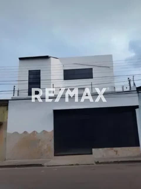 Edificio en venta en Calle Azcue de Maturín a metros de la Avenida Bolívar.