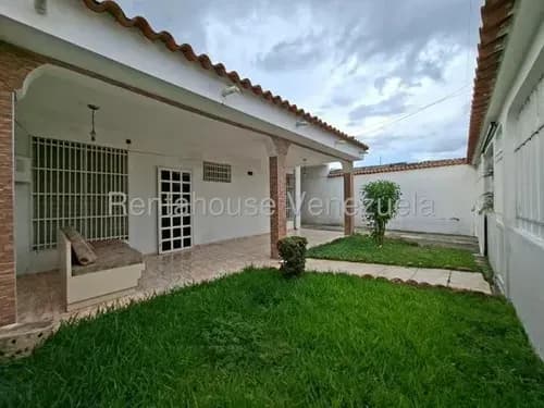 En Venta Excelente Casa En Calle Cerrada Urb Corinsa, Cagua 26-21638 Hc