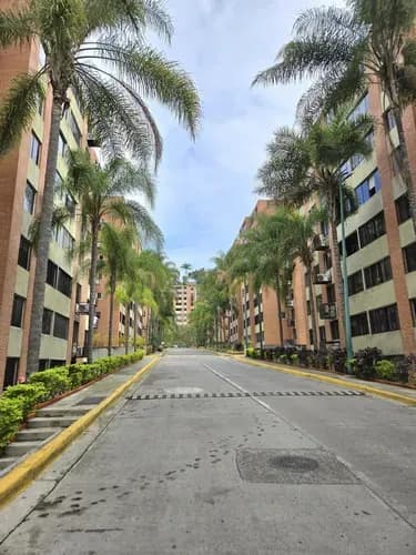Venta Apartamento Urb. Los Naranjos De Humbolt 2h/2b/1p.e