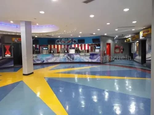Local En Alquiler Con 5 Salas De Cine En C.c. Costa Azul De Coro # 26-11275
