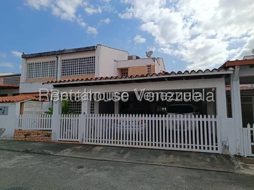 Townhouse (Multiples Niveles) en Venta en El Castillejo, Miranda