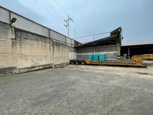 Galpón Guarenas - 6.703m2 Terreno - Zona Industrial - Cod. Rah 24-27510 - $1.200.000