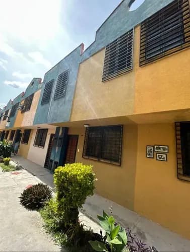 Hc Naguanagua Conjunto Residencial Privado Villa Norte Lll 74m2 2 Habitaciones Completas Closet 2 Baños Completos 1/2 Baño Sala , Family Roon, Cocina Completa Horno Incorp