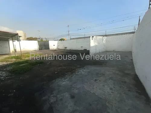 Amplio Terreno Comercial En Alquiler Centro - Este De Barquisimeto Calle 8 As-mr 26-15333