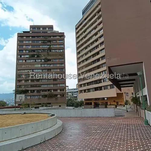 Apartamento En Venta El Marqués Conjunto Clnas De Qta Altamira 26-20400 Mr.