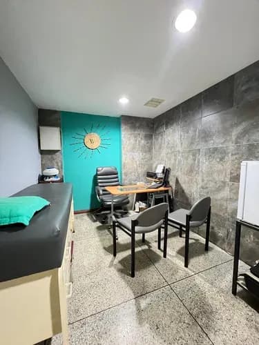 En Venta Local En La Urbanización San José De Tarbes, Valencia Carabobo (sr)