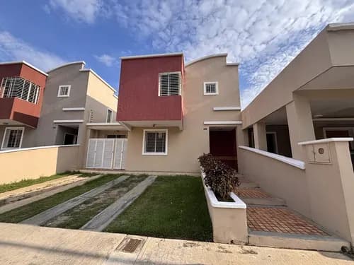 Casa Tipo Townhouse En Alquiler, Conectada A Planta Electrica, Conjunto Privado, Casa Club, Carlina M. Alquila