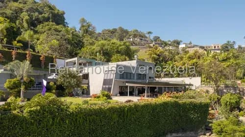 Casa En Venta Urb. Cerro Verde, Baruta Central #26-3651 (cl)