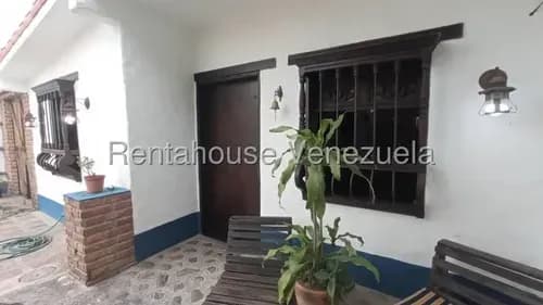 Marinel Saavedra Ofrece En Venta Espectacular Casa En Cabudare La Piedad, Cocina Semi Amoblada, Con Todos Los Servicios Basicos Y En Optimas Condiciones! Cod 26 16330.