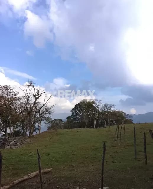 TERRENO EN VENTA EN LOMAS DE CUBIRO