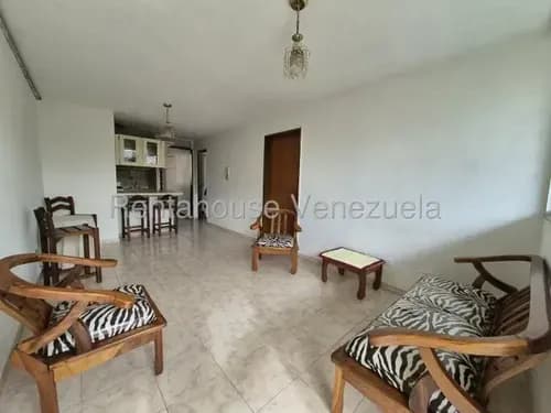 Cf Apartamento Amoblado En Piso Bajo En Alquiler En Urb. Los Chaguaramos, Maracay!! Listing 26-10455