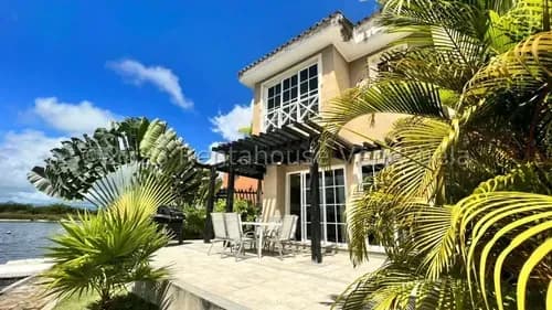 Townhouse En Venta - Higuerote, Puerto Encantado - Scarlet Contreras - Mls 23-23384