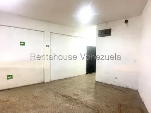 Daniela Linarez Alquila Local Comercial De 80 M2 A Pie De Calle Con 2 Baños, Ubicado En Zona Comercial Con Alto Tránsito Vehicular Y Peatonal En El Centro De Barquisimeto