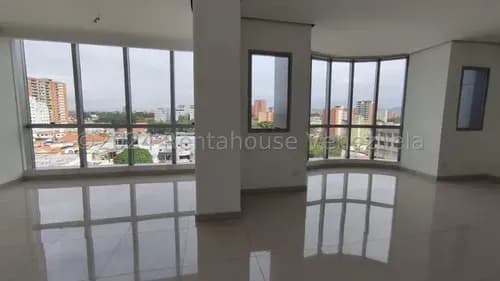 Daniela Linarez Vende Oficina Única Con Estilo Vanguardista A Estrenar, Pisos De Porcelanato, Ventanas Panorámicas, Planta Eléctrica, Zona Este De Barquisimeto